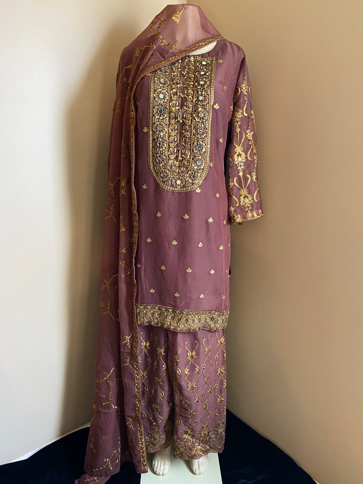 Dhani Green embroidered 3 pc suit